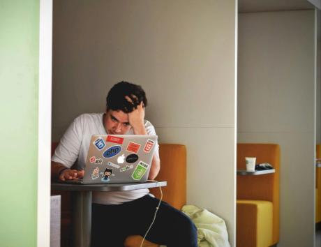 Liegen op je cv: daarmee riskeer je ontslag