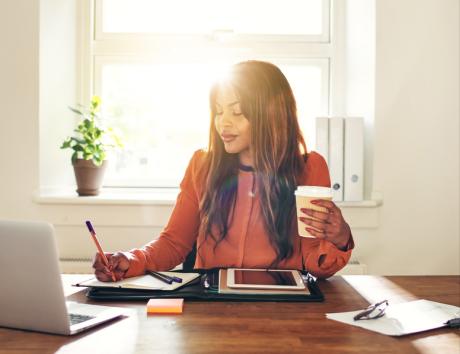 Bij een teruglopend cv vermeld je de onderdelen op je cv in omgekeerd chronologische volgorde.